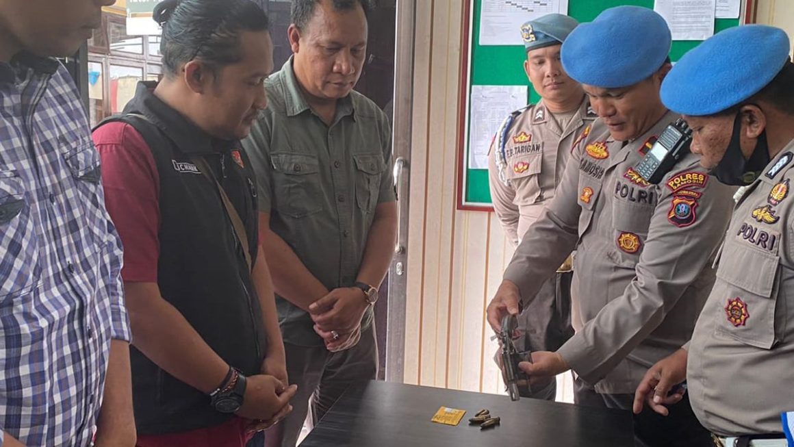 Polres Samosir Tegakkan Disiplin : Pengawasan Penampilan, Kesehatan, dan Perilaku Personel.