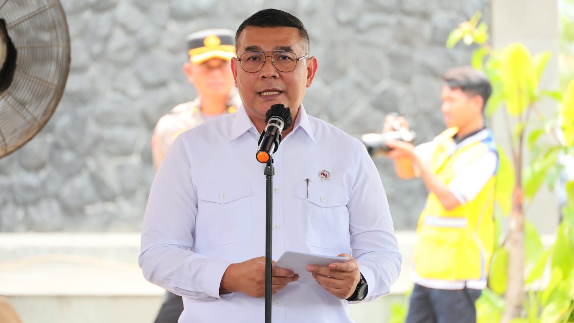 Tegaskan Kepastian Hukum Tanah Warga Negara, Menko AHY dan Wamen Ossy Serahkan Sertipikat Tanah untuk Warga Lebak