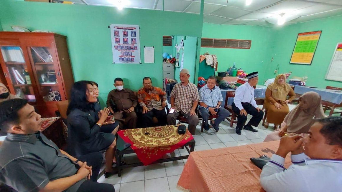 Guru Hukum Siswa Duduk di Lantai, Komisi II DPRD Medan Sidak Yayasan Abdi Sukma