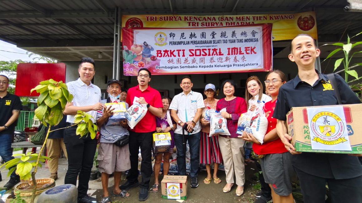 Ketua Permabudhi Sumut Wong Chun Sen Gelar Baksos Sambut Imlek 2576