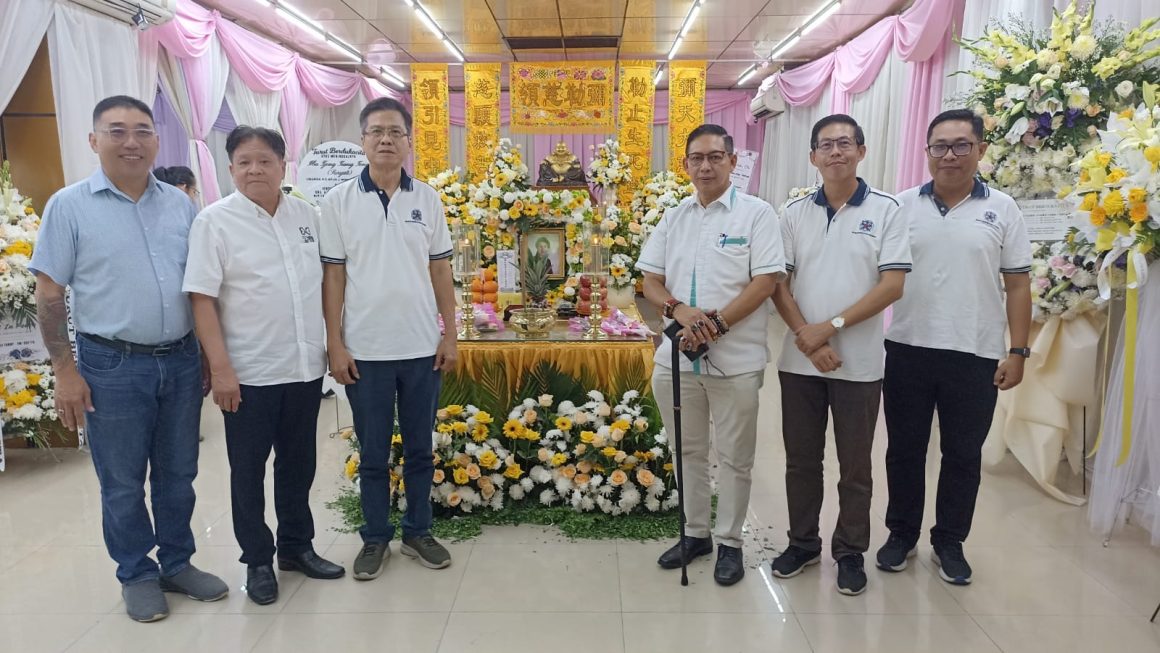 Majelis Buddhayana Indonesia Sumatera Utara Melayat ke Rumah Duka Ketua DPRD Medan