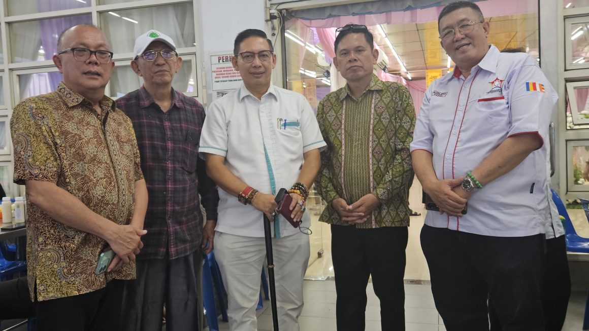 Ketua Horas Bangso Batak, Lamsiang Sitompul, Melayat ke Rumah Duka Ketua DPRD Medan