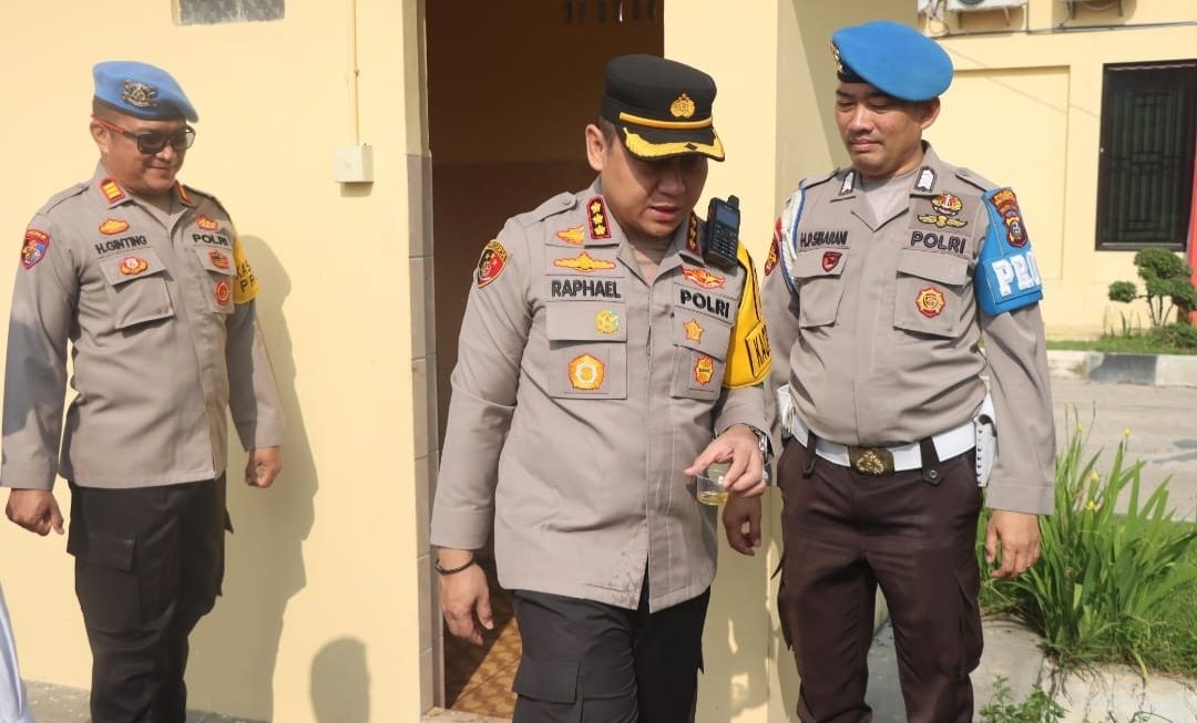 Polresta Deli Serdang Laksanakan Tes Urin Mendadak Usai Apel Pagi