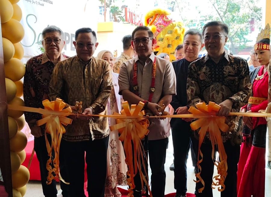 Ketua DPRD Medan, Wong Chun Sen, Resmikan Klinik Utama Sentosa