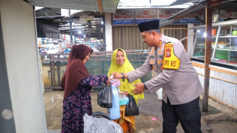 Polres Madina di Ramadan 1446 H: Baksos, Salat Tarawih dan Tadarus Bersama Masyarakat