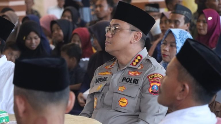 Polresta Deli Serdang gandeng Polda Sumut laksanakan Safari Ramadan, beri Santunan Anak Yatim