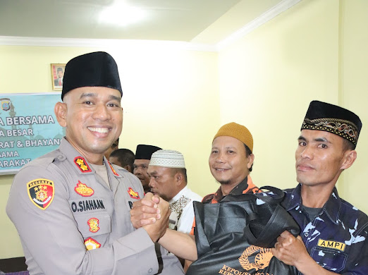 Keluarga Besar Polres Pakpak Bharat Dan Bhayangkari Laksanakan Buka Puasa Bersama Masyarakat.