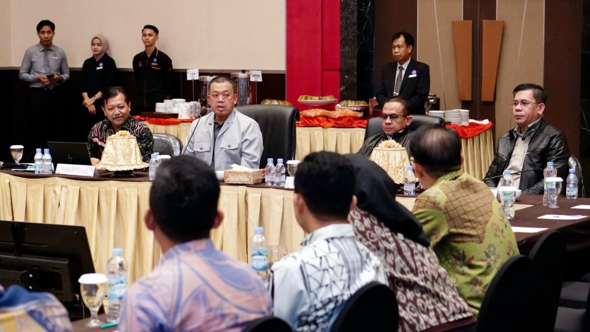 Menteri Nusron Dorong Sinergi BPN Sulsel dan Pemda, Permudah Warga Miskin Ekstrem Dapat Sertipikat Tanah