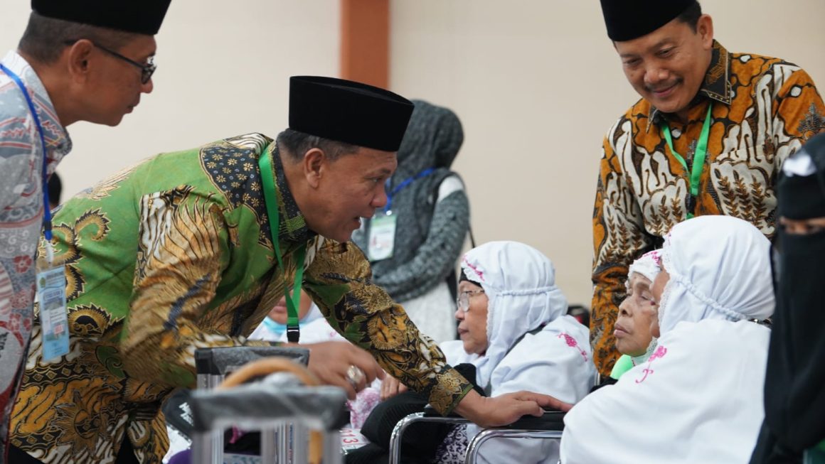 360 Jemaah Calhaj Kloter 9 Embarkasi Medan Diberangkatkan ke Tanah Suci
