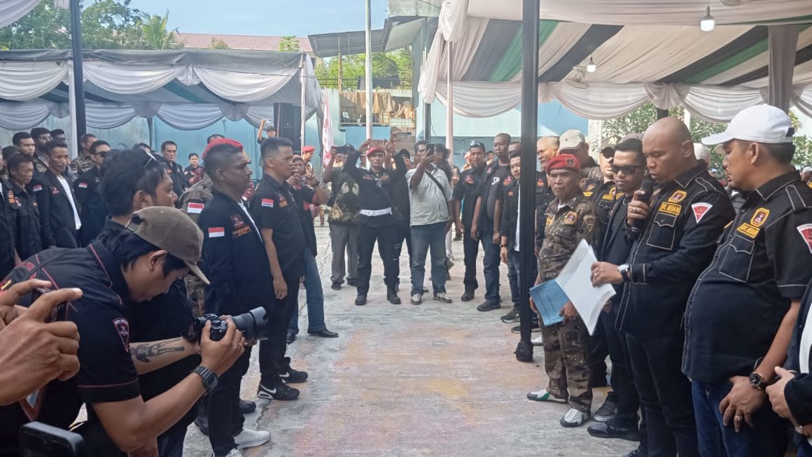 Ketua Pembina GRIB Medan Ferdi Sembiring Bersama Ketua GRIB Medan Rudi Ginting Resmi Melantik Ketua DPC GRIB Medan Sunggal Sanjaya Siahaan Dan Jajaran Pengurus DPC GRIB Medan Sunggal
