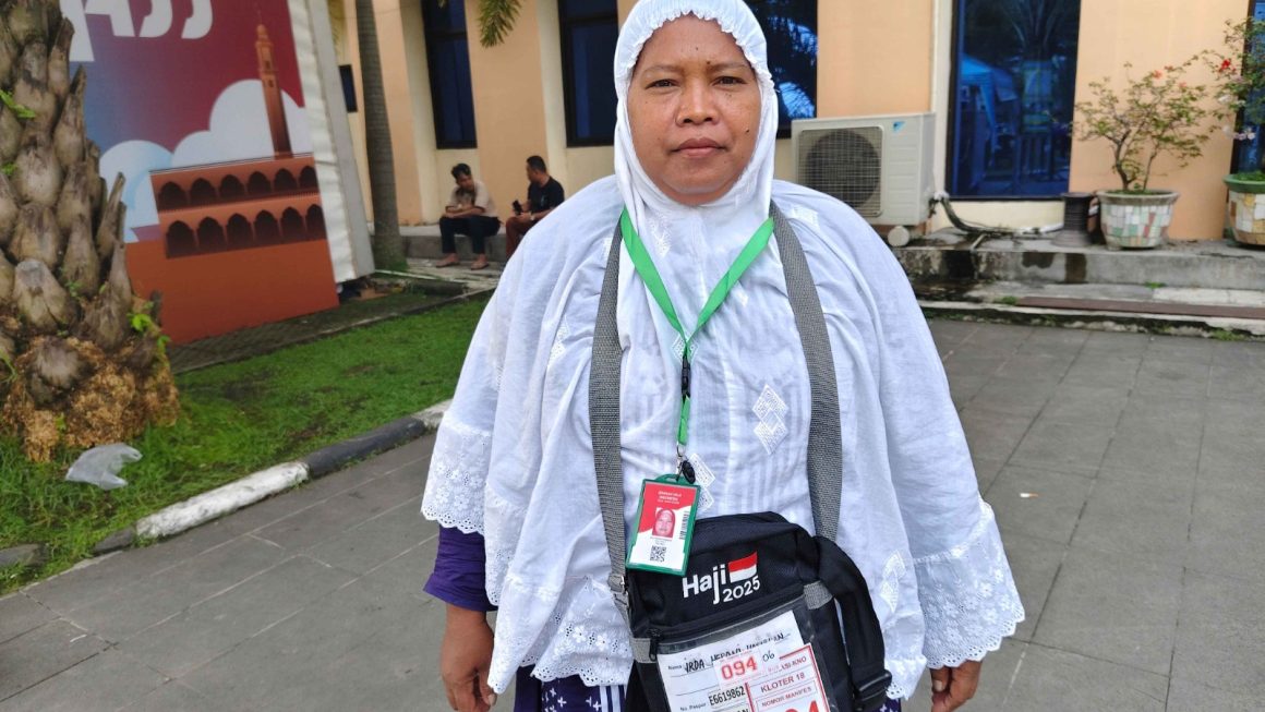 Menjemput Baitullah dari Warung Kopi, Perjalanan Panjang Irda Herani Menuju Tanah Suci