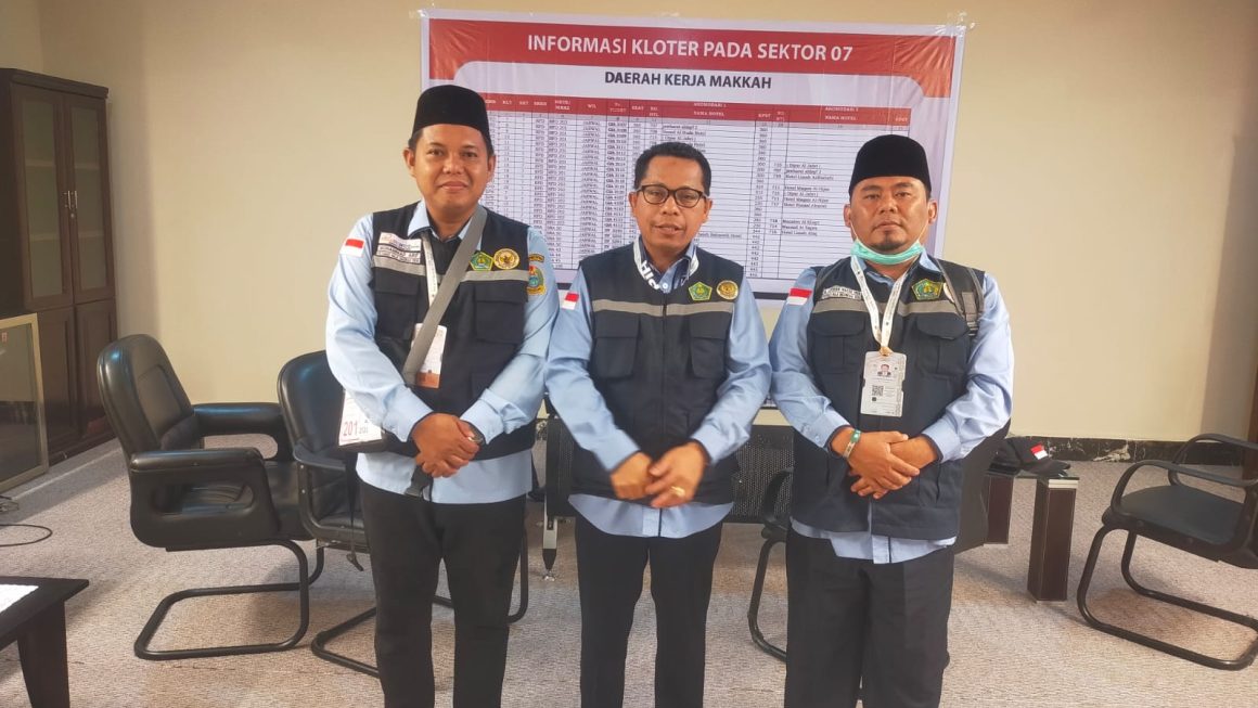 Petugas Kloter 09 KNO Koordinasi ke Sektor 7 Perihal Kartu Nusuk