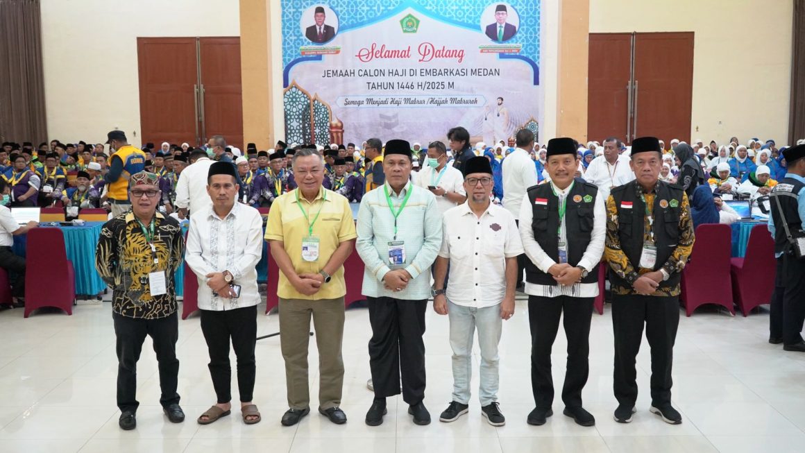 Bupati Beri Tali Asih Untuk 178 Jemaah Calhaj Tapsel