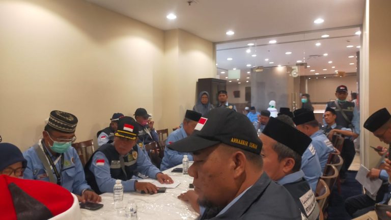 Ketua Kloter 09 KNO Lakukan Koordinasi dengan Kepala Sektor 7 Makkah Jelang Armuzna