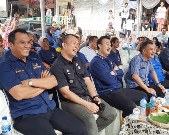 Donald Panggabean Dampingi M. Afri Risky Lubis Kunjungi Pasar Lalang dalam Program NasDem Sapa Pasar