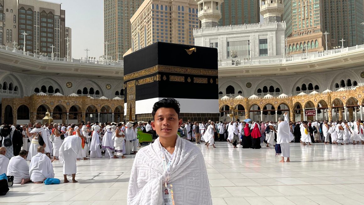 Cerita Unik Yazid, Jemaah Termuda Kloter 09 KNO, Dipermudah Jalankan Ibadah Haji Berkah Membantu Jemaah Lansia