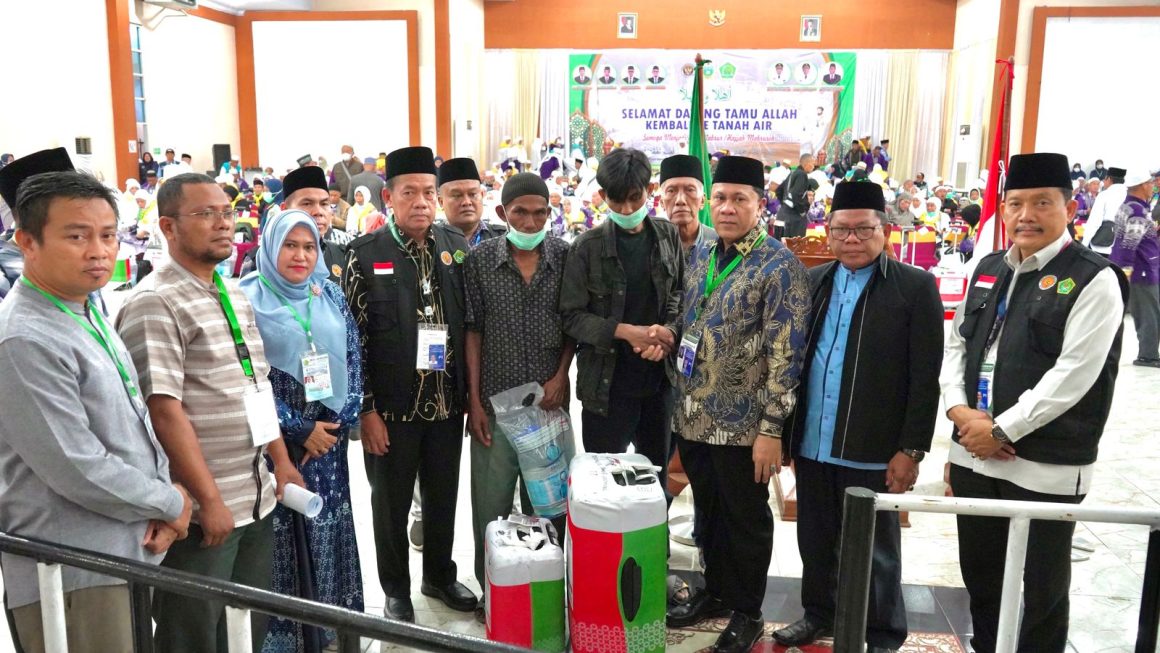 Kloter 4 Tiba di Tanah Air, Satu Jemaah Haji Wafat Saat Mendarat di KNIA