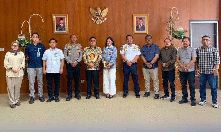 Plt. Kadis SDABMBK, Gibson Panjaitan menghadiri Rapat Audiensi bersama Pimpinan DPRD Kota Medan di ruang rapat Badan Musyawarah DPRD Kota Medan