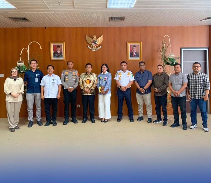 Plt. Kadis SDABMBK, Gibson Panjaitan menghadiri Rapat Audiensi bersama Pimpinan DPRD Kota Medan di ruang rapat Badan Musyawarah DPRD Kota Medan