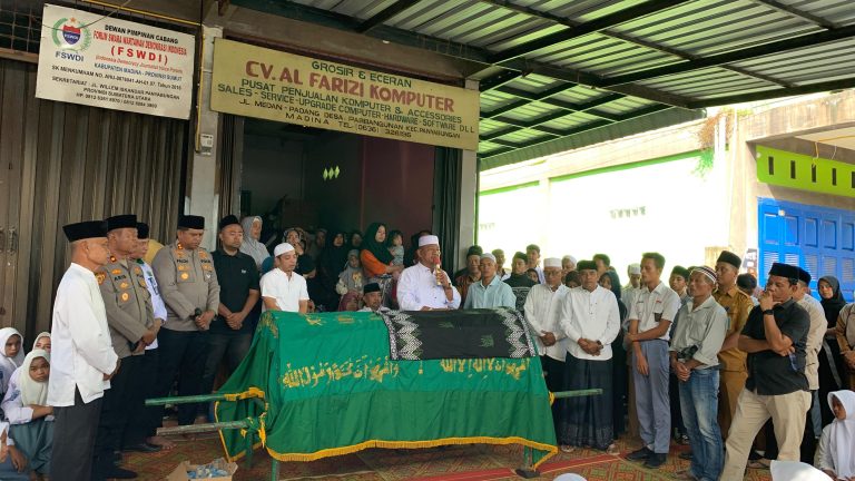 Kapolres Madina dan PJU Iringi Pemakaman Siswi SMA Tertabrak Mobil Dinas ke TPU