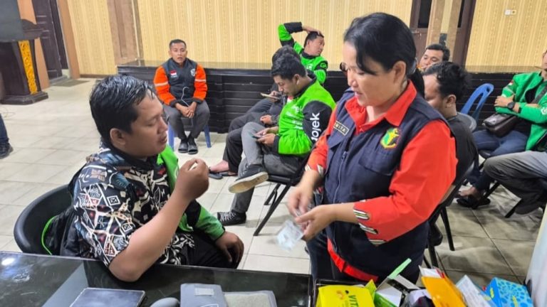 Wujud Solidaritas, Polresta Deli Serdang Bersama Komunitas Ojol Gelar Doa Bersama Atas Wafatnya Pengemudi Ojol Affan Kurniawan