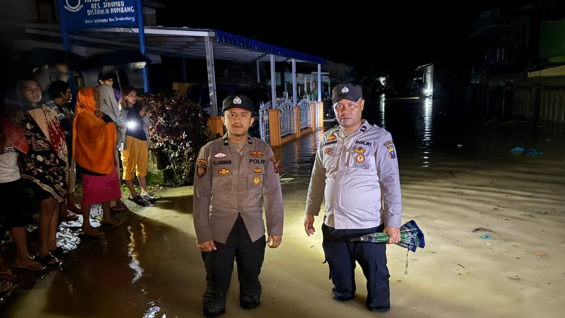 Derasnya Hujan Sebabkan Bencana di Humbahas, Polsek Parlilitan Polres Humbahas Tetap Siaga