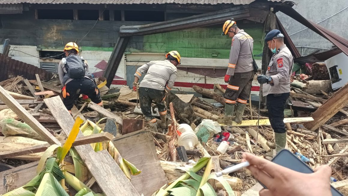 Unit K-9 Polda Sumut Kembali Temukan Korban Banjir Bandang, Polri Tegaskan Pencarian Terus Dilakukan