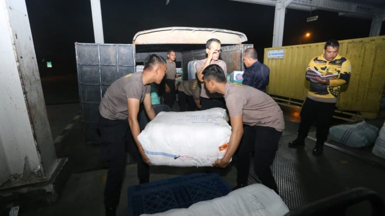 Alumni Akpol 1991 Kirim Bantuan Logistik Lewat Pesawat Khusus untuk Korban Bencana di Sumut