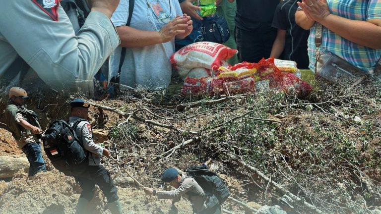 Menembus Lumpur, Menjunjung Harapan: Brimob Polda Sumut dan Relawan Mapel Indonesia Bantu Desa-Desa Terisolir di Tapteng