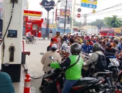 Antrean Pengisian BBM Mengular, Polresta Deli Serdang Lakukan Pengamanan dan Pengaturan Jalur Disetiap SPBU