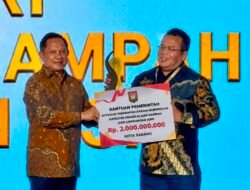 Wali Kota Sabang Terima Penghargaan Nasional Dalam Pengelolaan Sampah